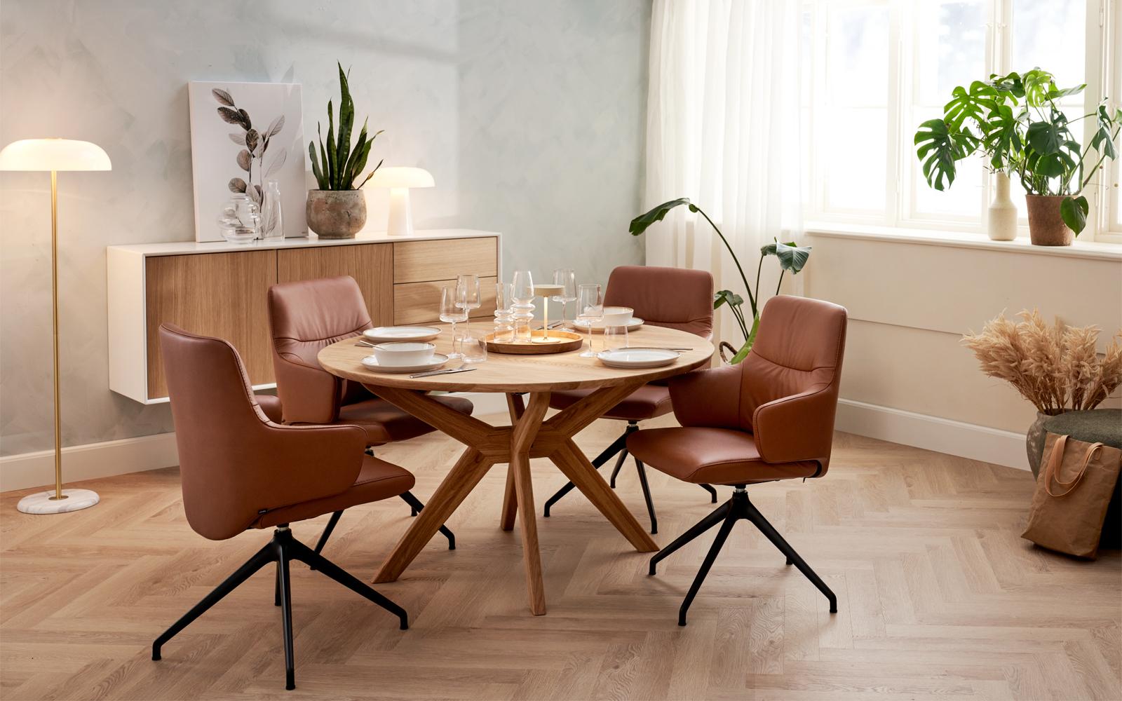 Stressless spisebordsstole med armlæn i cognac læder