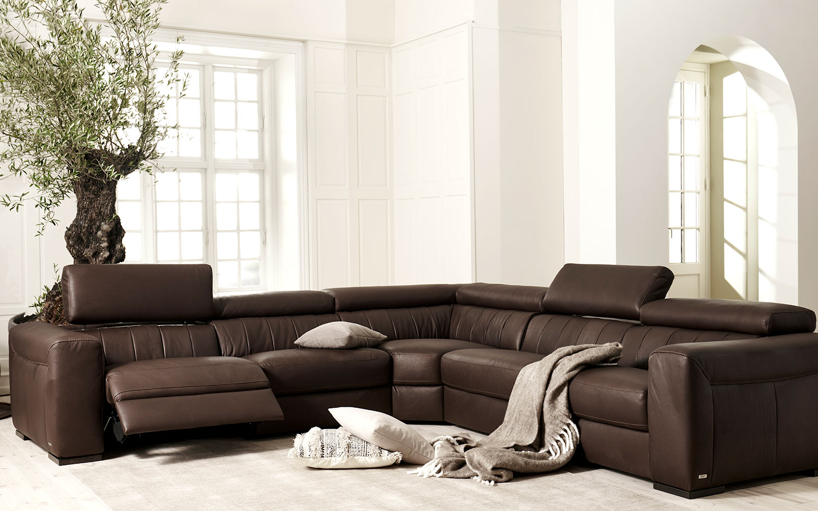 Natuzzi Editions B790 Hjørnesofa Med 3 Nakkevip | Mobler.dk